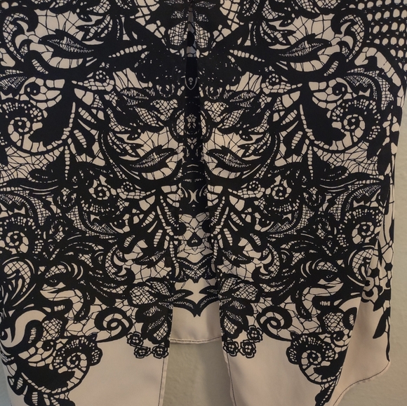 Express Women's Sleeveless Blouse Beige Black Lace Print Size Medium - Picture 13 of 13